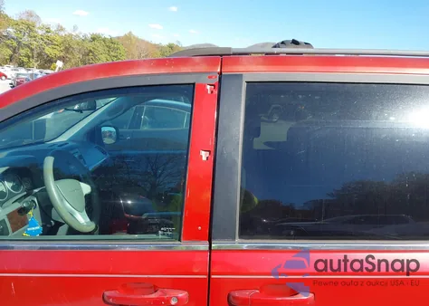 2010 Chrysler Town & Country Lx из США, поврежденный, VIN 2A4RR4DE6AR192407